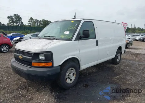 2015 Chevrolet Express 2500 Work Van z USA, uszkodzony, nr VIN 1GCWGFCF9F1168182